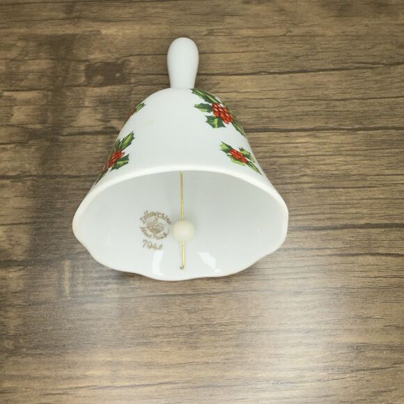 Christmas Holly Berry China Set With Lefton China Christmas Bell Item #7944 - Picture 3 of 9